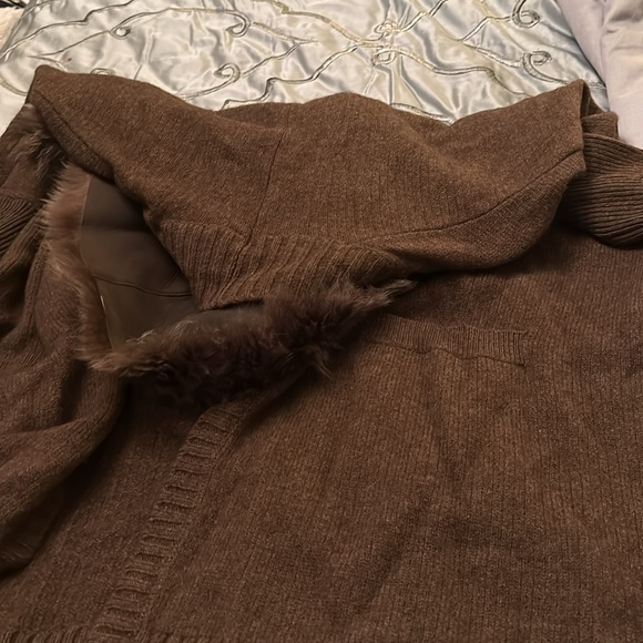 Vince chocolate brown large sweater removable faux fur collar pockets ribbed arm - Picture 7 of 10